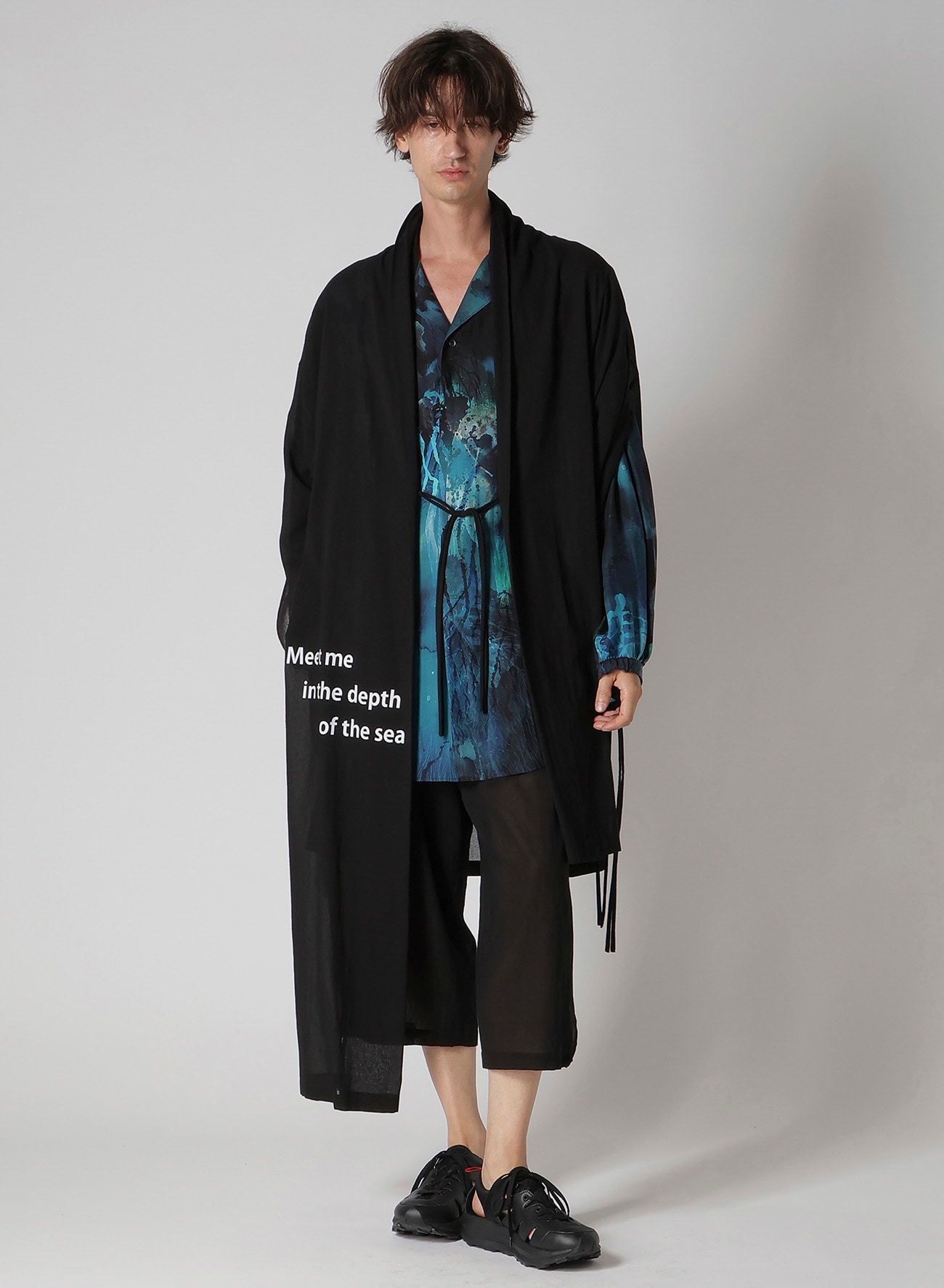 COTTON CIFFON MESSAGE PRINTED SCARF JACKET(S Black): Yohji