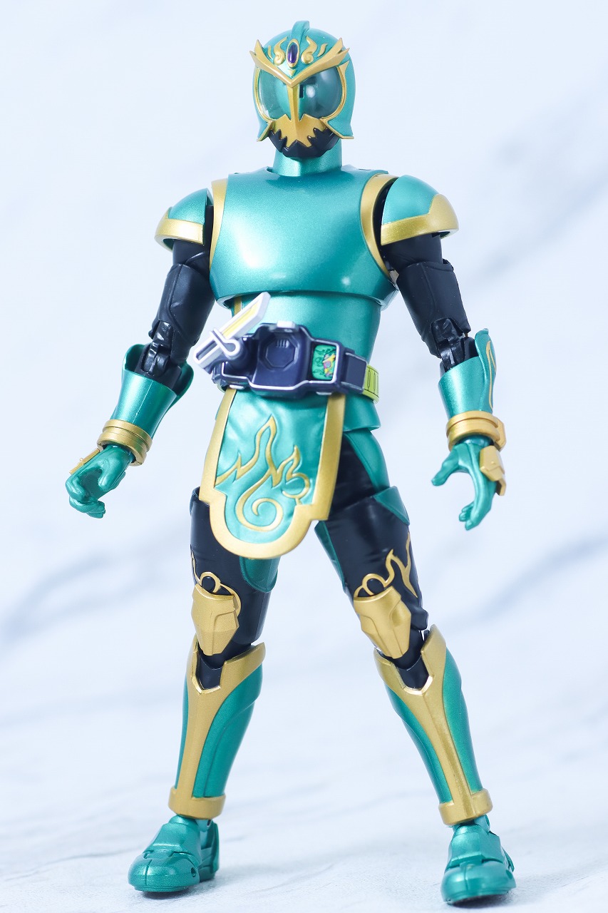 S.H.フィギュアーツ 真骨彫製法 仮面ライダー龍玄 ブドウアームズ
