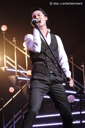 DVD＆Blu-ray『Kim Nam Gil 1st Japan Tour With 「赤と黒」』メイン