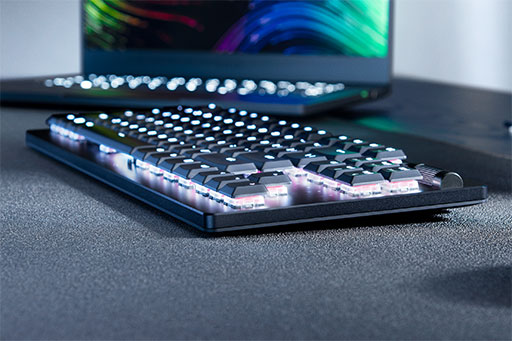 Razer，低背タイプの10キーレスワイヤレスキーボード「DeathStalker V2