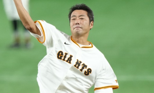 上原浩治氏、米国取材中に“元巨人助っ人右腕”と遭遇 人柄光る2ショット