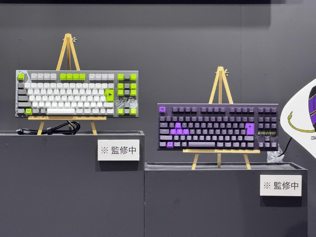 ホロライブ」獅白ぼたん、ラプラス・ダークネスのゲーミングキーボード