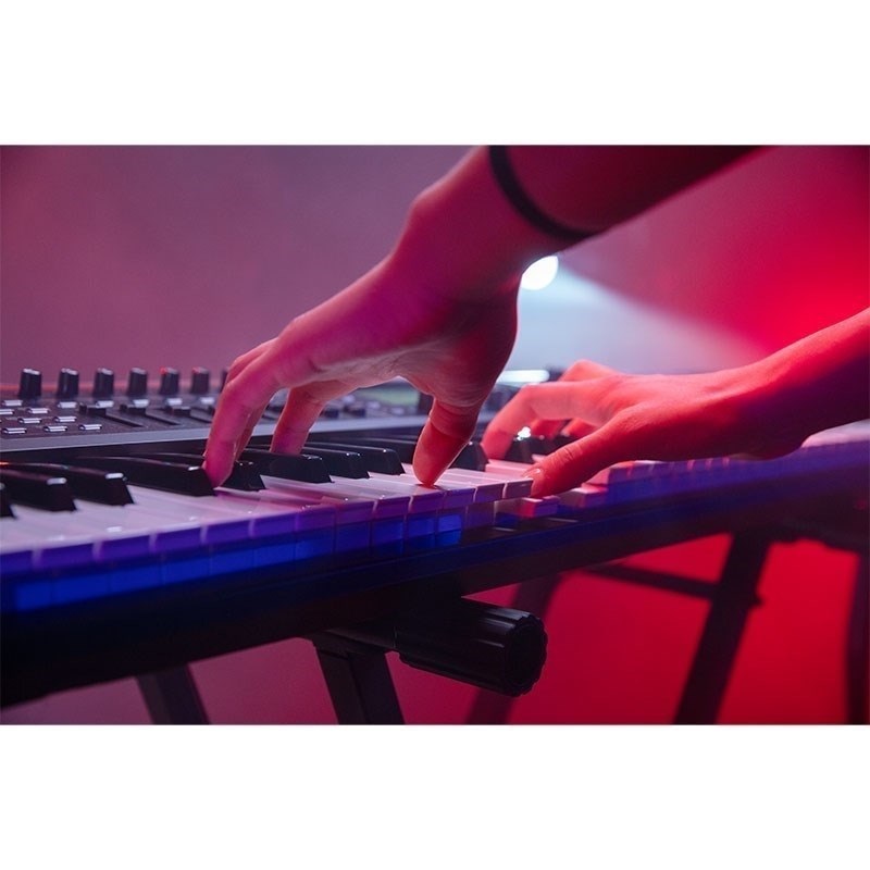 Roland (数量限定・背負える専用ソフトケースつき) FANTOM-06(61鍵盤