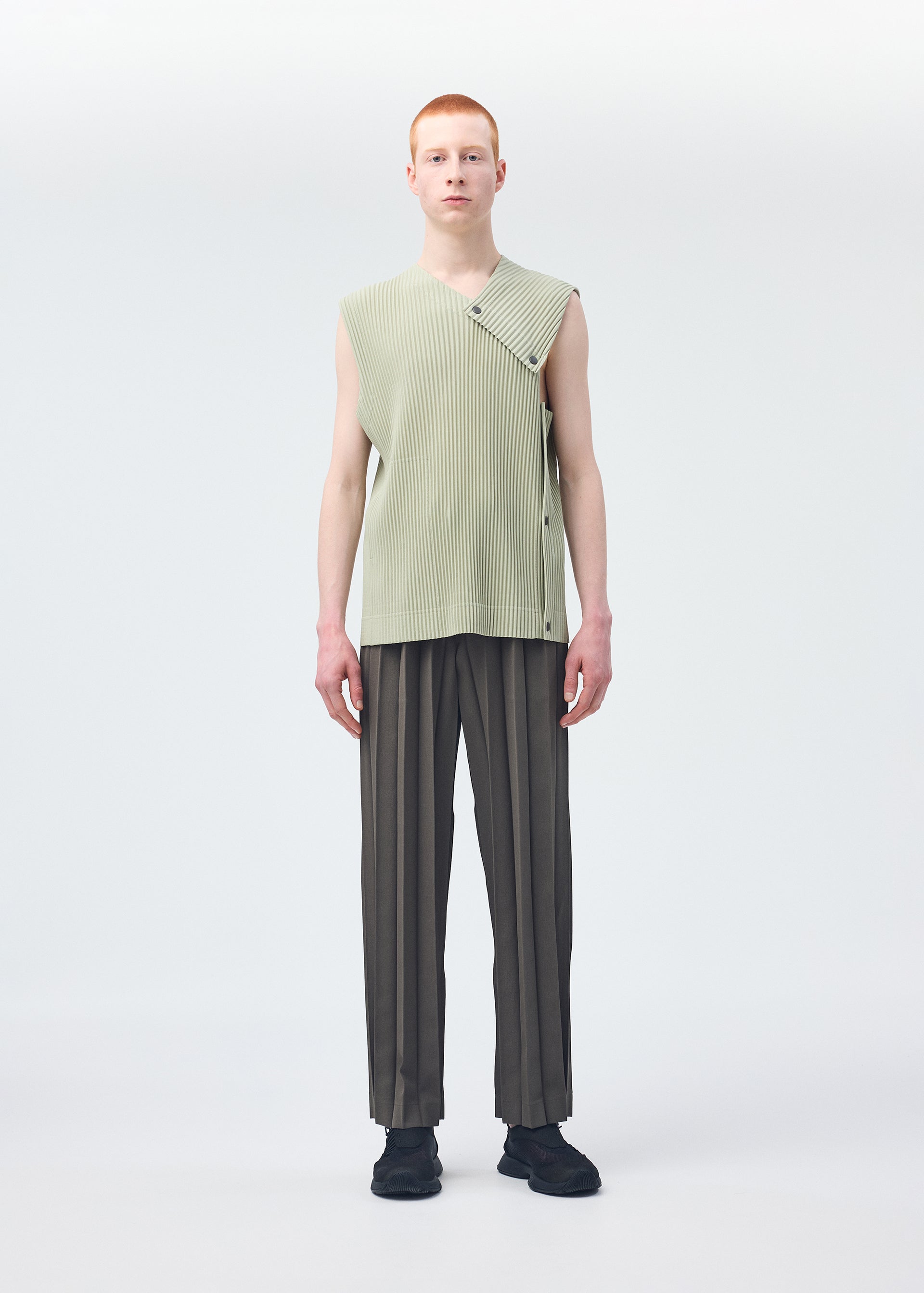メンズ／トップス／ベスト – isseymiyake.com