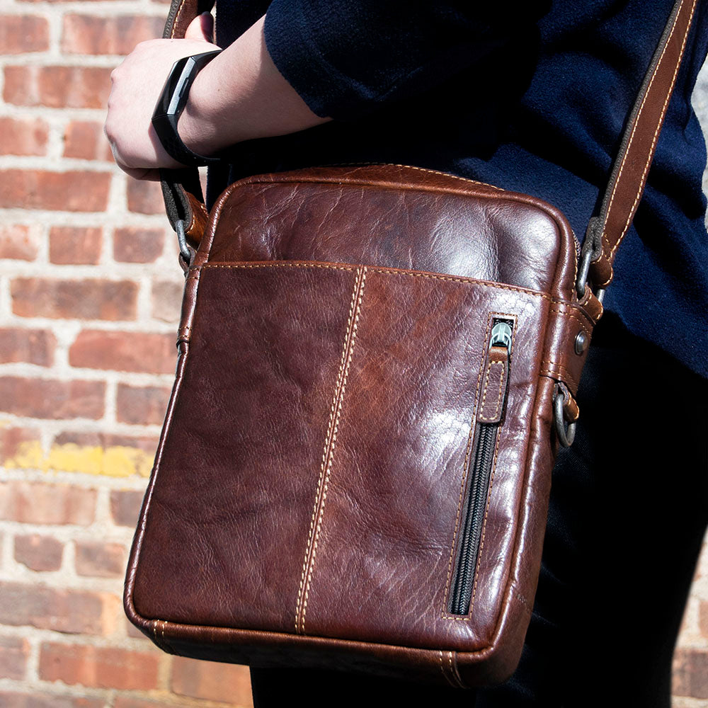 Leather Slim Crossbody w/Zippered Pocket Voyager #7213 | Jack Georges