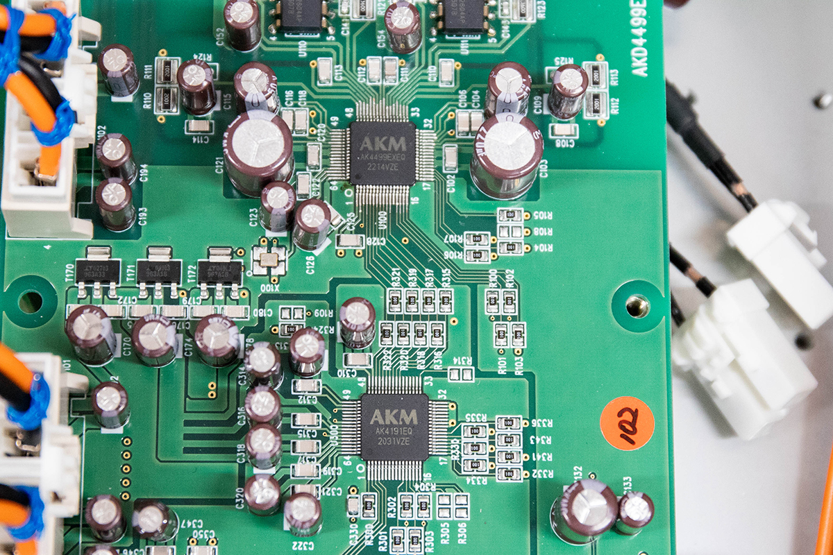 AKM、さらなる音質改善に挑む。デジ/アナ分離のアイデアを継承、設計