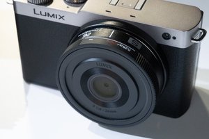 LUMIX、全長約18.1mmのフルサイズ対応パンケーキレンズ「LUMIX S 26mm