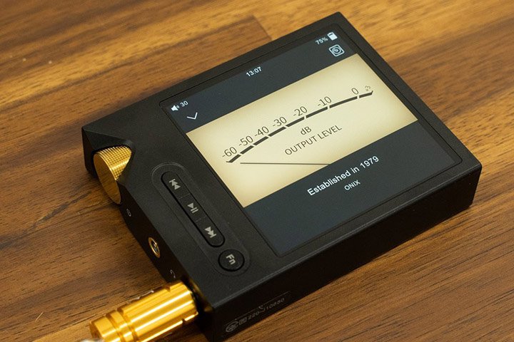 TAGO STUDIO、ウイスキー「Ichiro's Malt」コラボヘッドホン。廃木材を