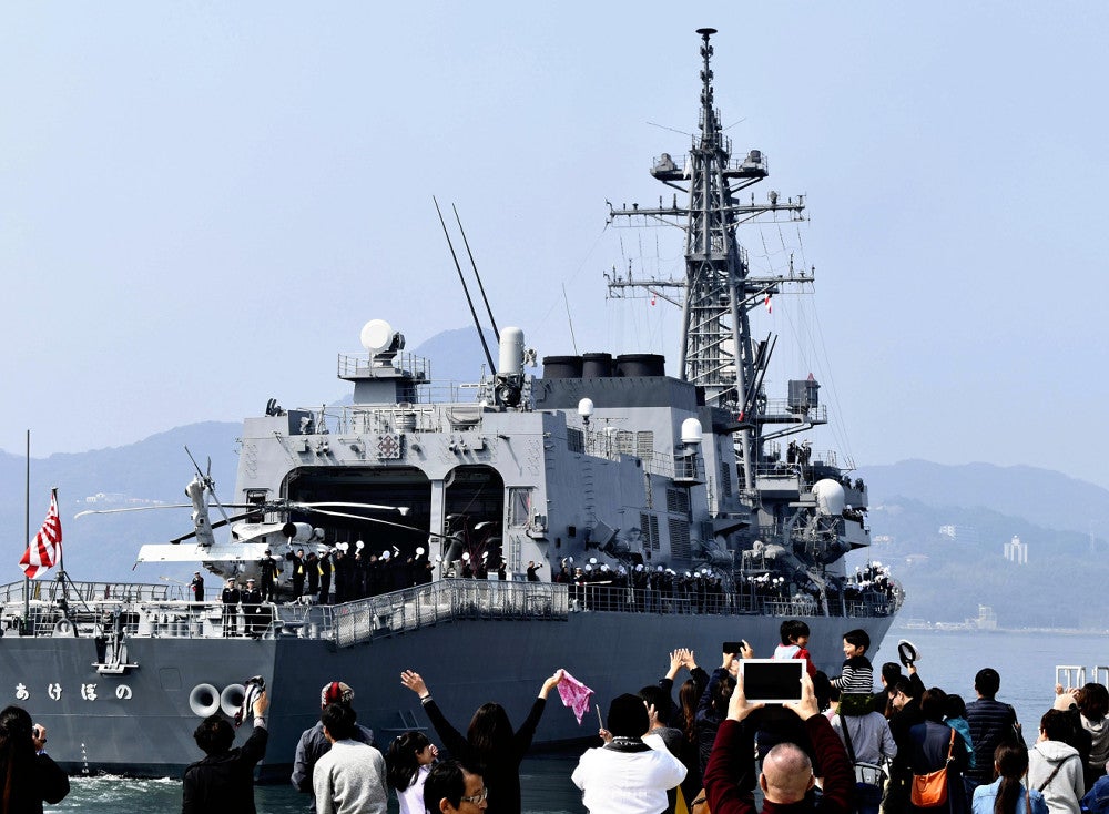 ソマリア沖で海賊対処の護衛艦「あけぼの」、18km先に弾道ミサイル