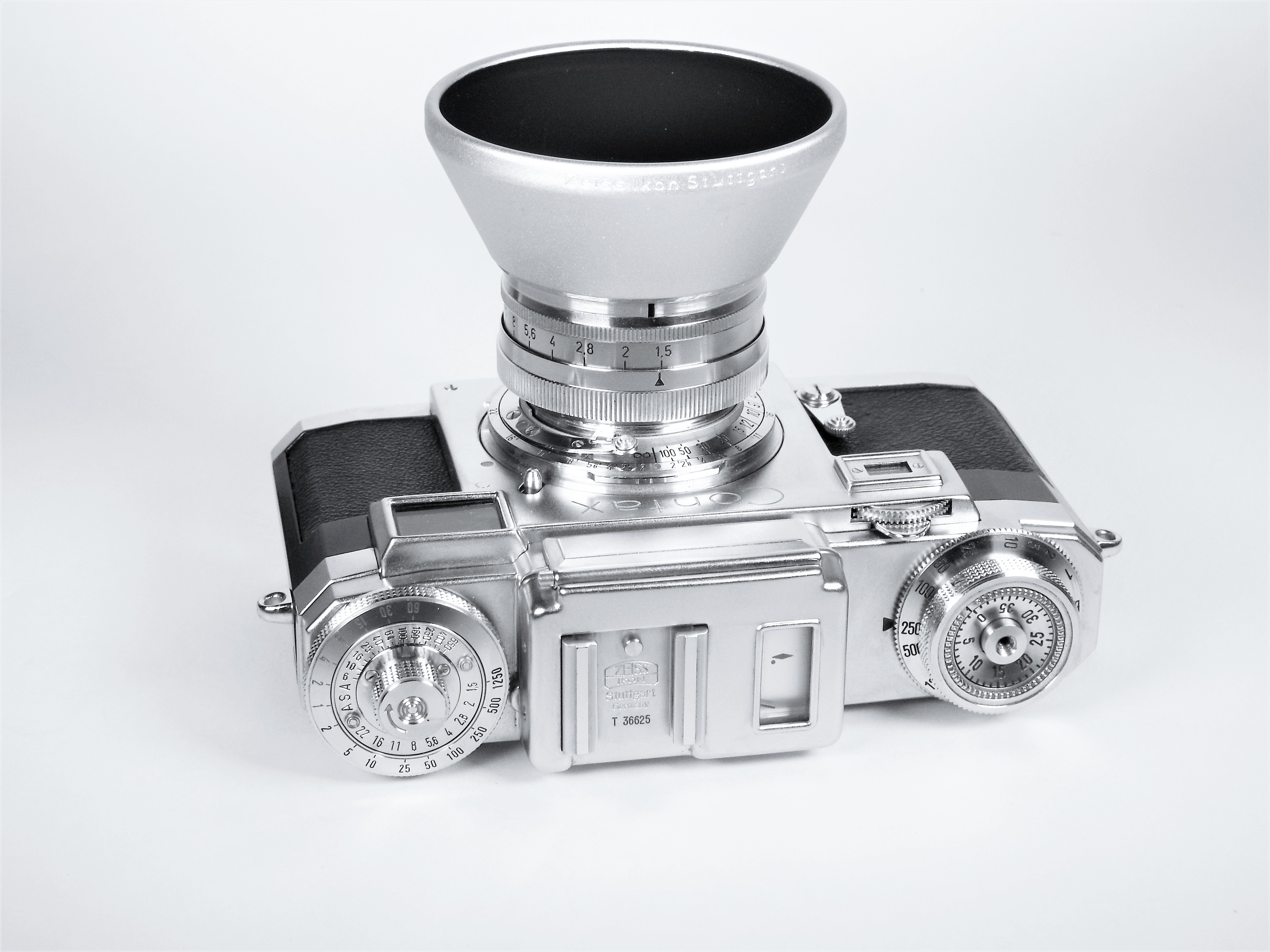 Zeiss Ikon Contax IIIa | Chasing Classic Cameras with Chris