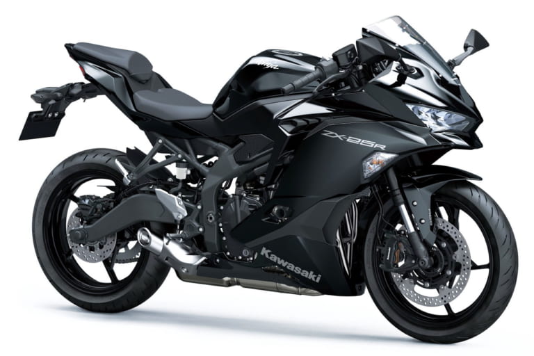 カワサキ「ニンジャZX-25R」はラムエア46psで82万5000円から【国内正式