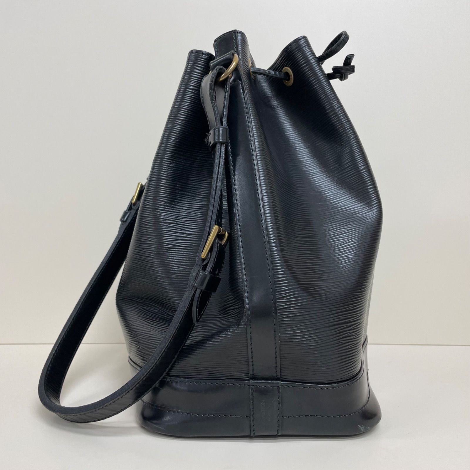 LOUIS VUITTON ルイヴィトン エピ プチノエ 黒 ショルダーバッグ