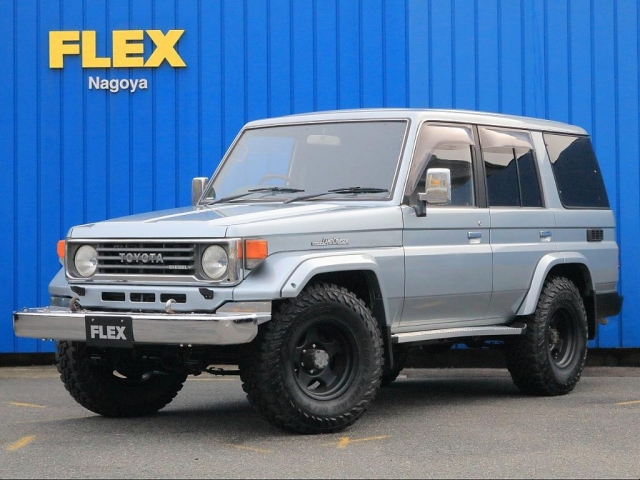 ランドクルーザー70・シルバー(銀)の中古車を探す【カーセンサー】