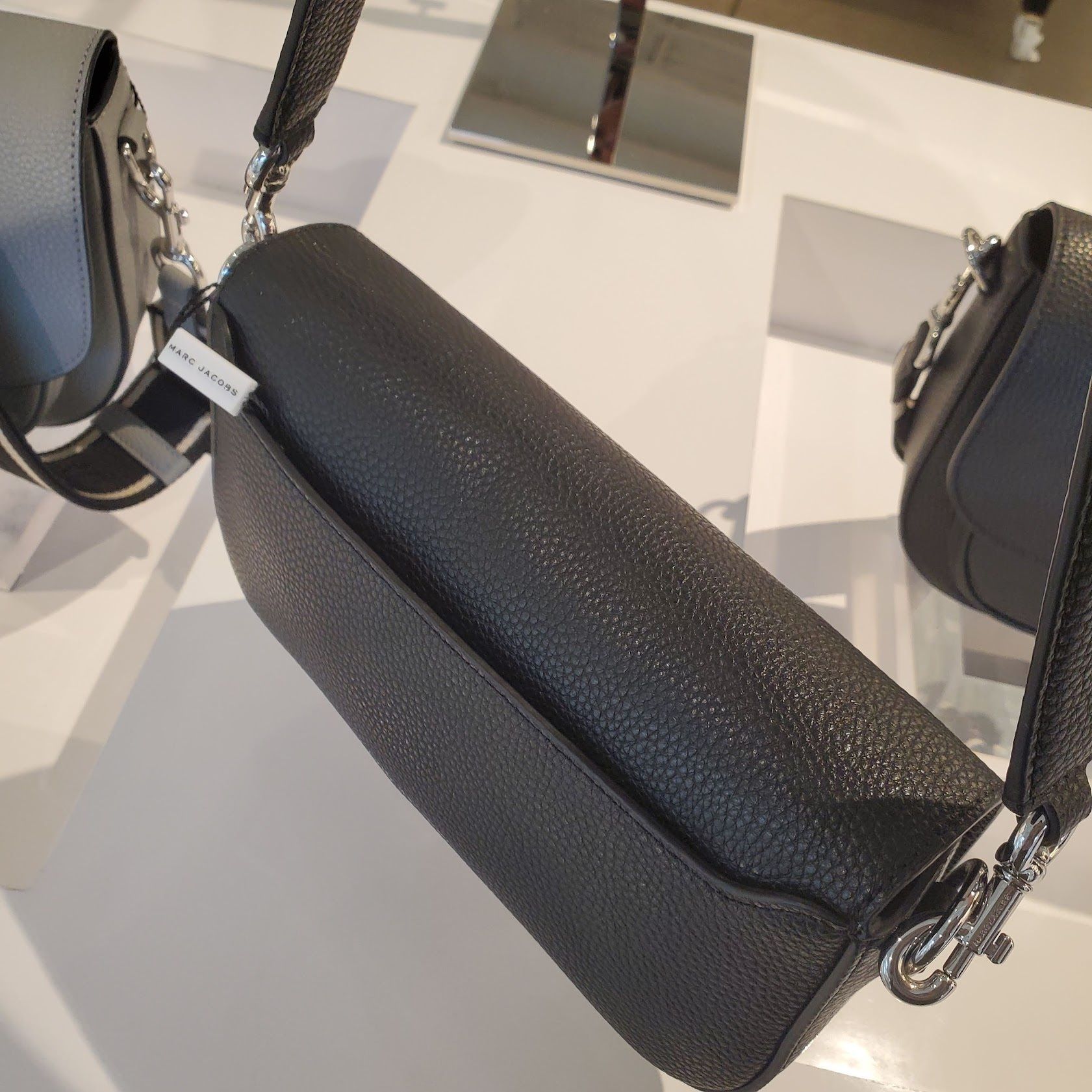 Marc Jacobs ターンロック 2wayストラップ付ショルダーバッグ (MARC
