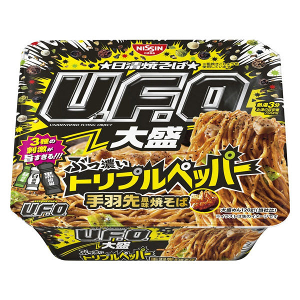 日清焼そばU．F．O．大盛 ぶっ濃いトリプルペッパー 手羽先風味焼