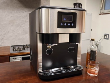 クラッシュアイスが作れる製氷機&ウォーターサーバー』を発売