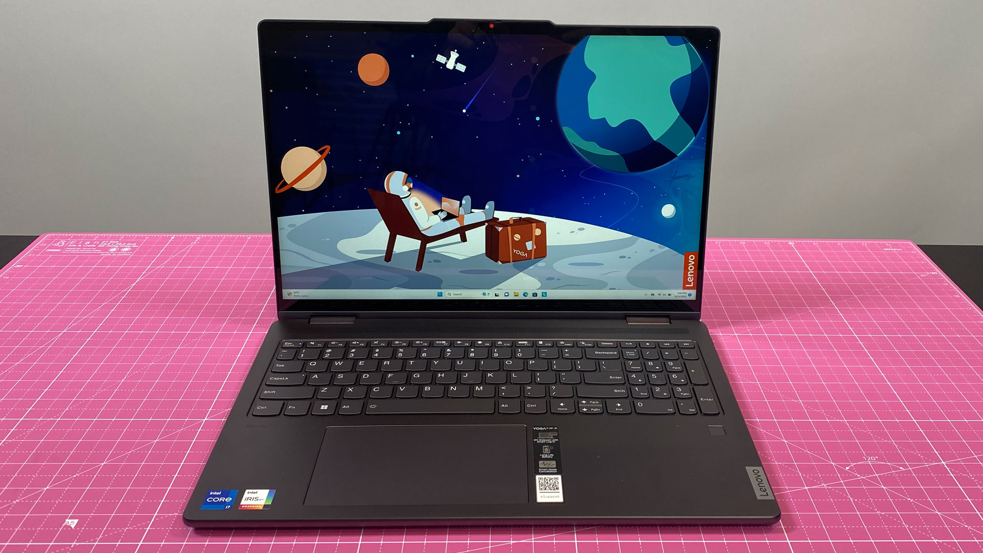 Lenovo Yoga 7i (16-inch) Review: Good Price, Dim Screen | Tom's