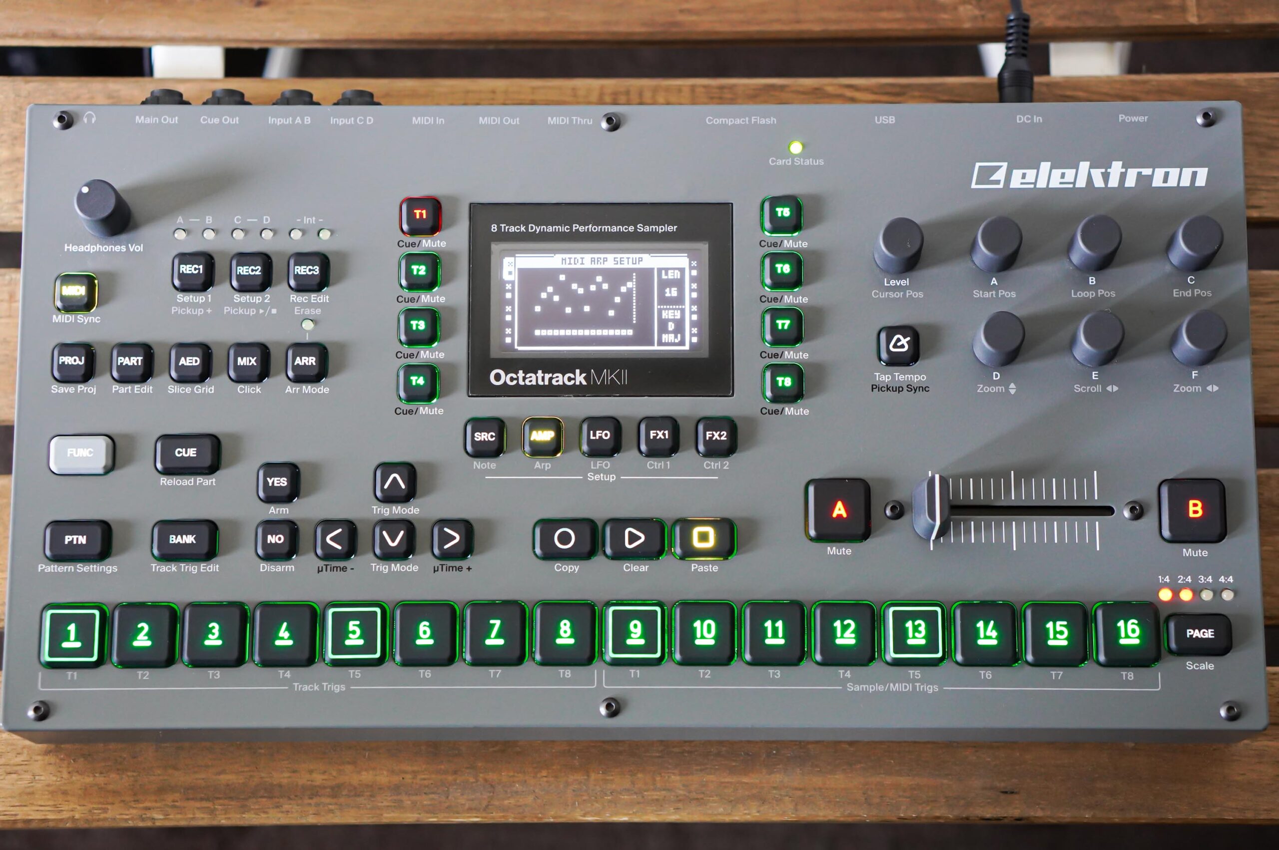 Elektron Octatrackのレビュー。ハマれば一生モノの機材になる！ | DTM
