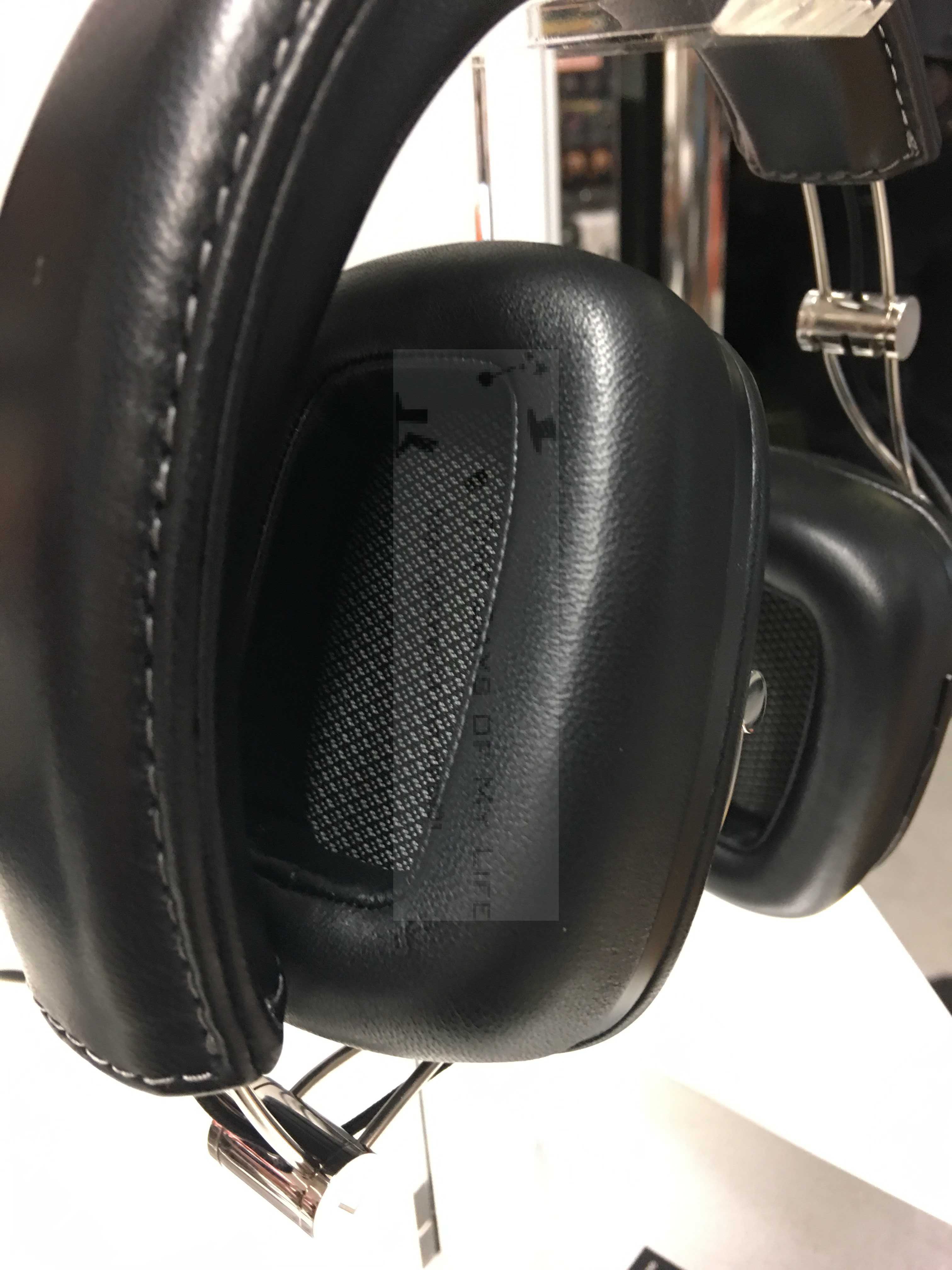 気ままに試聴 密閉型ワイヤレス（Bluetooth）ヘッドホン B&W P7