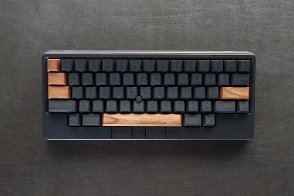 松葉製作所が手掛ける「木製キートップセット for HHKB Studio」新発売