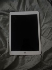 Apple iPad (6th Generation) A1893 32 GB, Wi-Fi, 9.7 in - Gold for