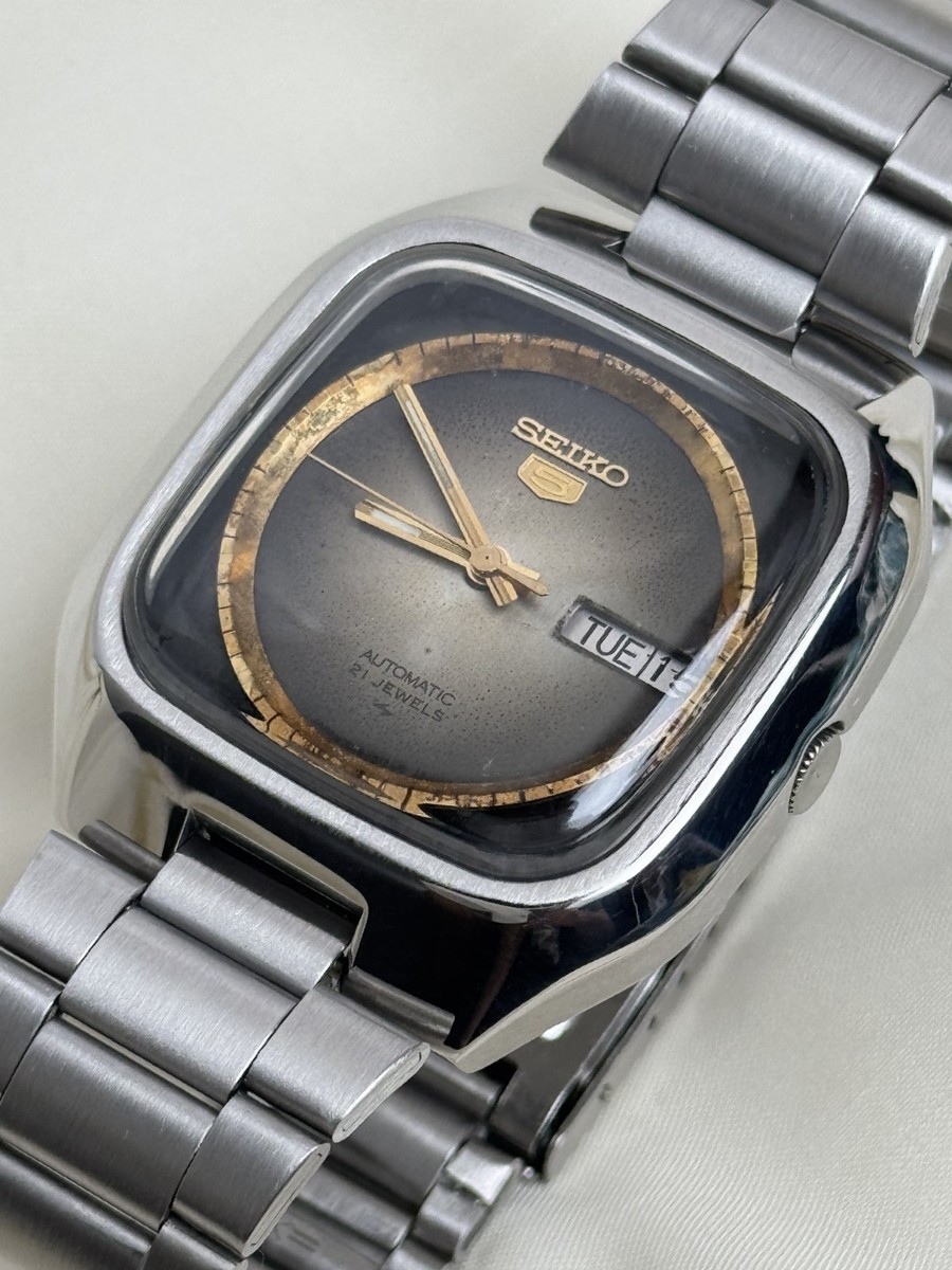 Vintage TV Shape Seiko 5 21J Automatic 7019-5090 Day/Date Men