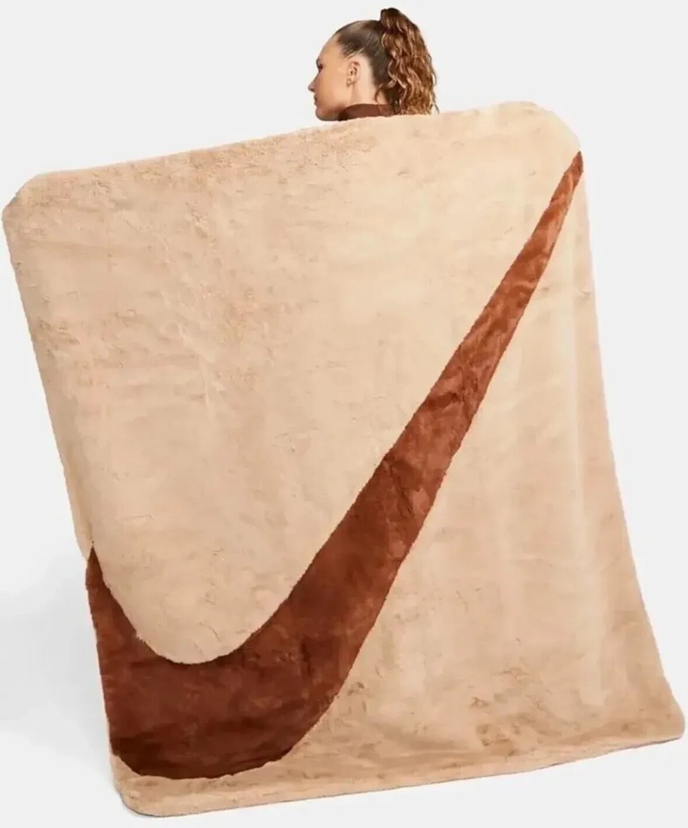 NIKE SPORTSWEAR FAUX FUR SWOOSH BLANKET PECAN HEMP DO3793-200 NWT