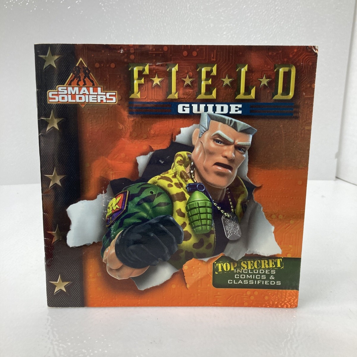 Vintage SMALL SOLDIERS * Field Guide * Book 1998 Comic USA Soft