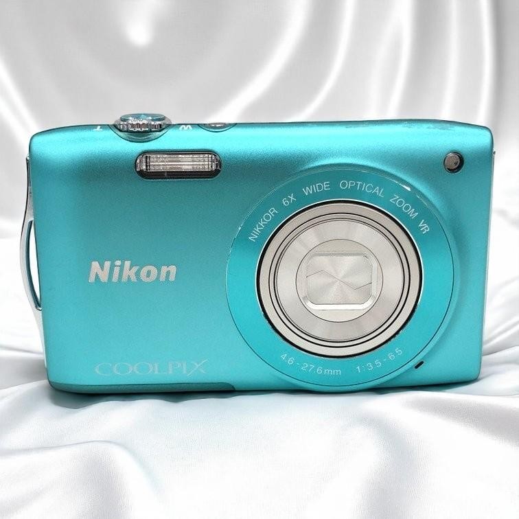 N Mint] Nikon COOLPIX S3300 Green Digital Camera 16MP Compact 6x