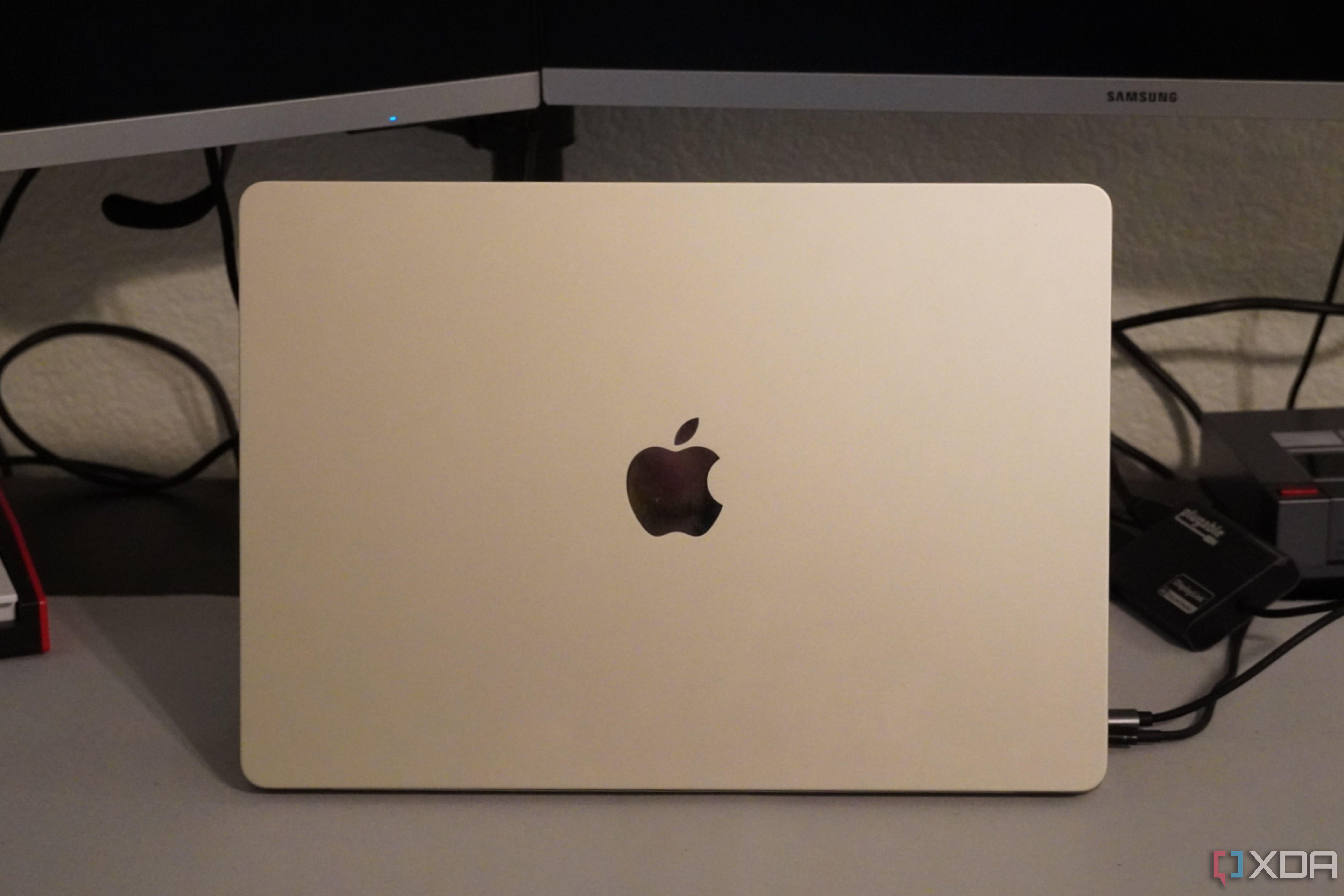 MacBook M2スターライト買ったんだけど、いくつか質問があるんだよね