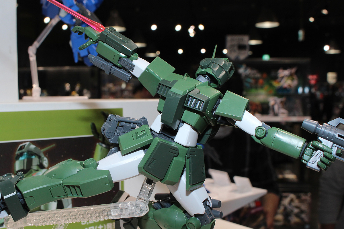 懐かしいデザインのパッケージで登場！ 「MG 1/100 ガンダムベース限定