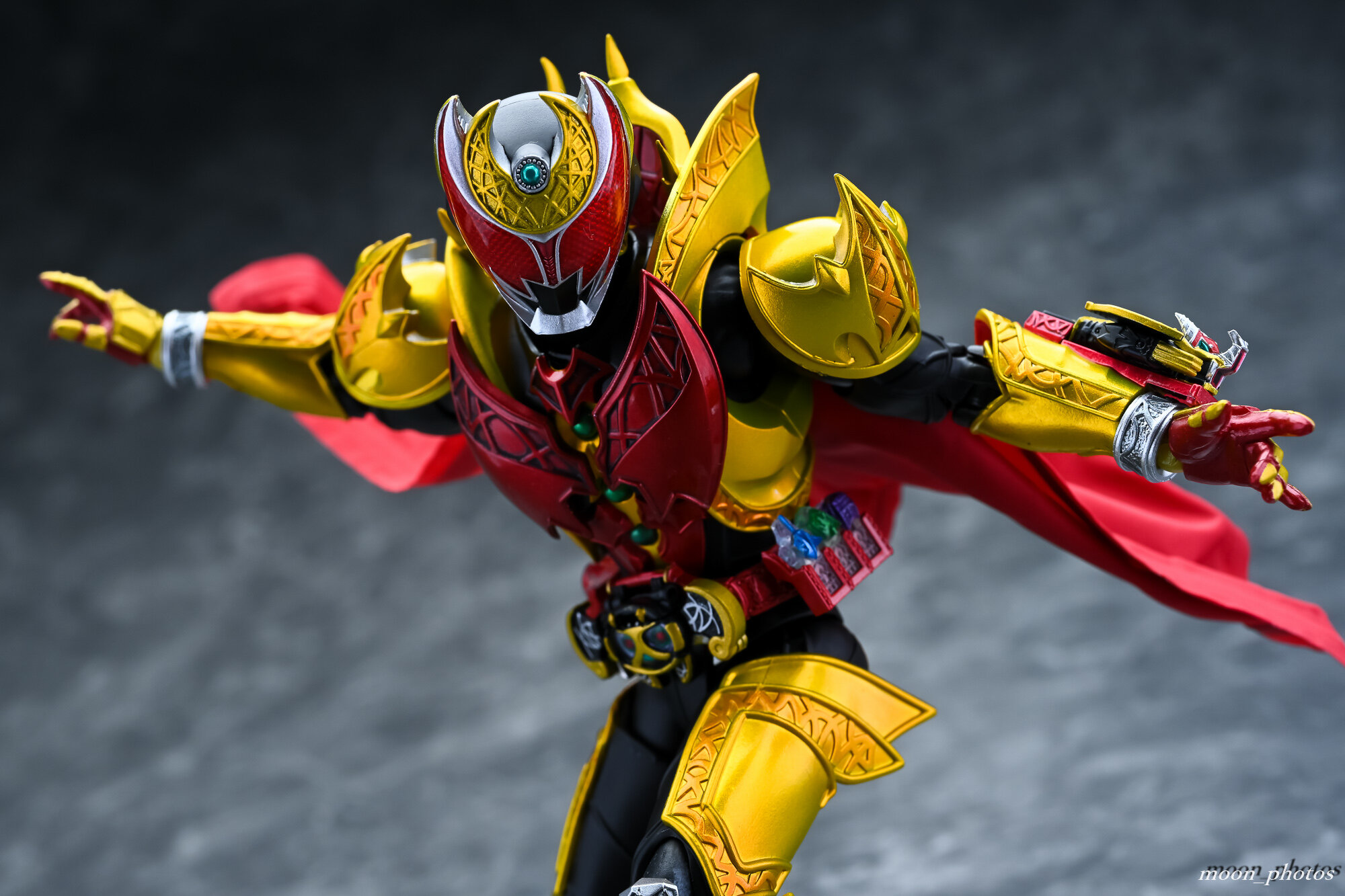 レビュー】S.H.Figuarts（真骨彫製法） 仮面ライダーキバ エンペラー