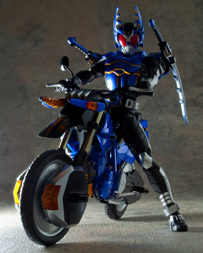 仮面ライダーガタック専用マシン「S.H.Figuarts ガタック