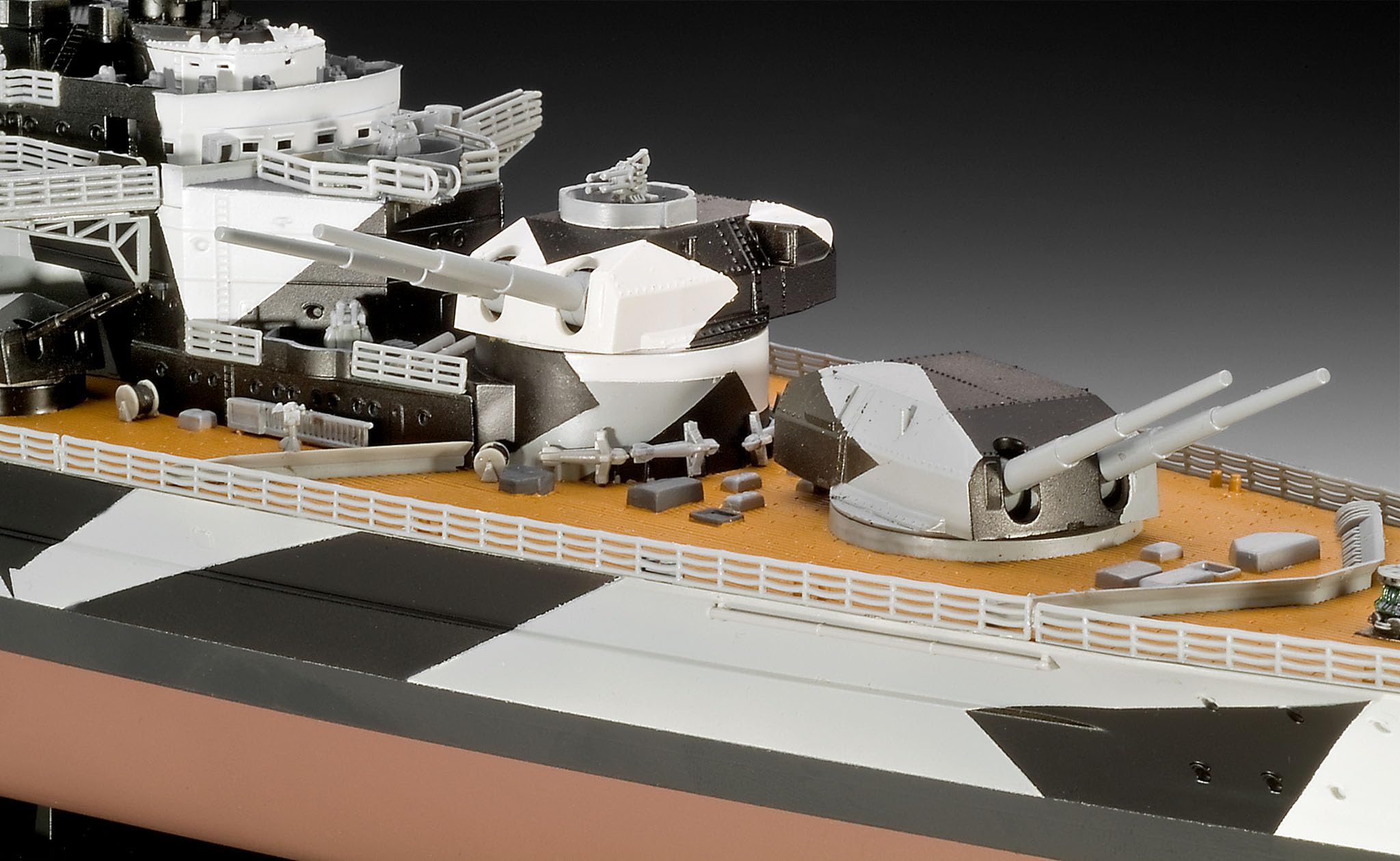 Amazon | ドイツレベル 1/350 ドイツ戦艦 テルピッツ プラモデル