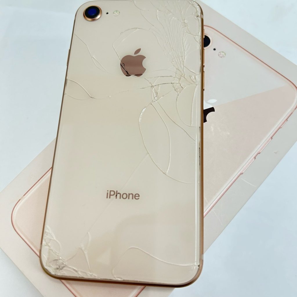 iPhone 8 64GB 背面割れの買取実績 | 買取専門店さすがや