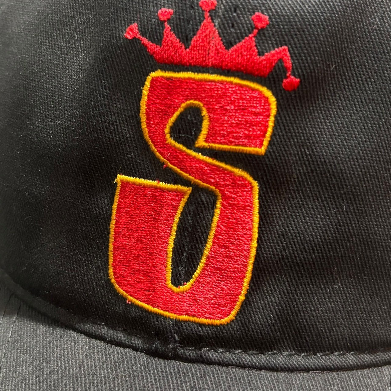 STUSSY(ステューシー) 80's Crown S Logo Embroidery Snapback Cap