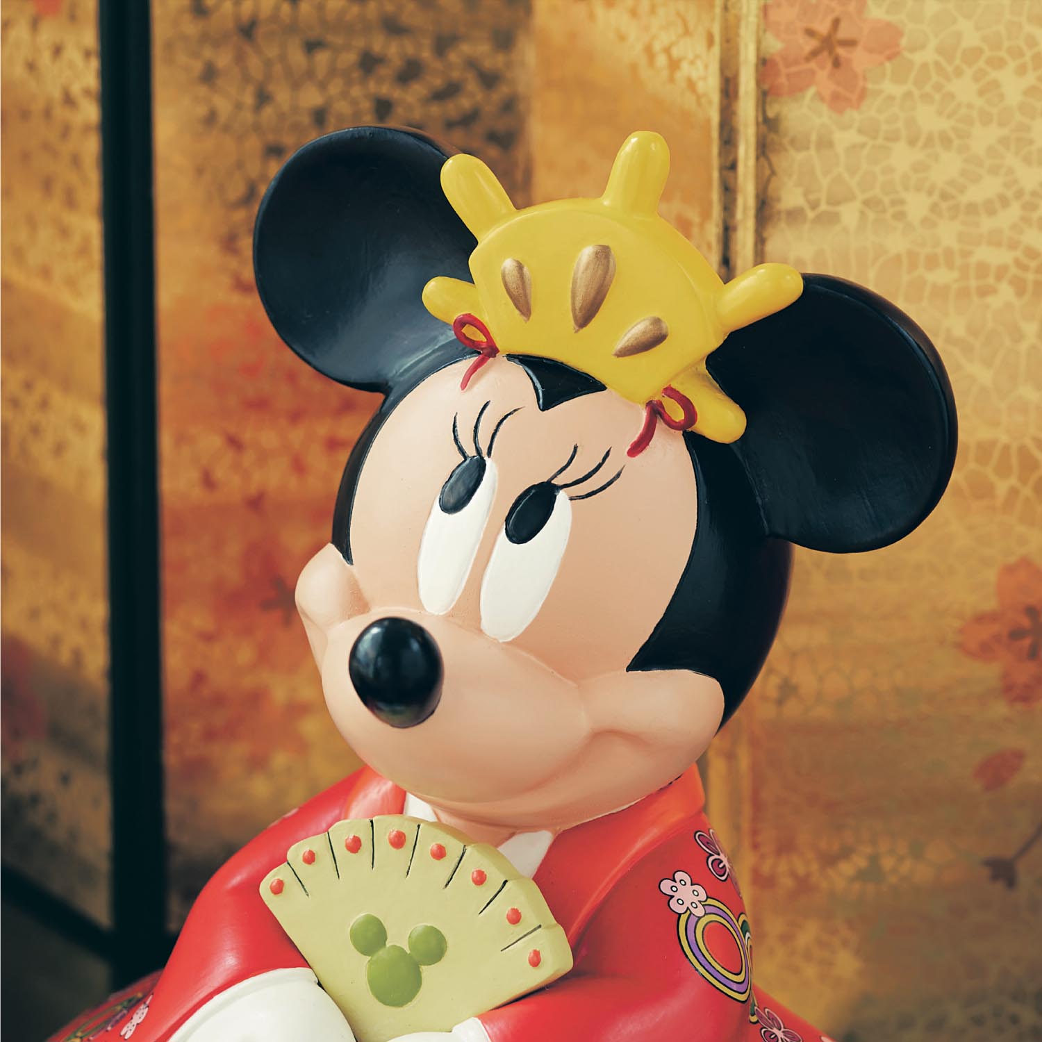 コンパクトで可愛い！ディズニーデザインのひな人形と一緒にひな祭りを
