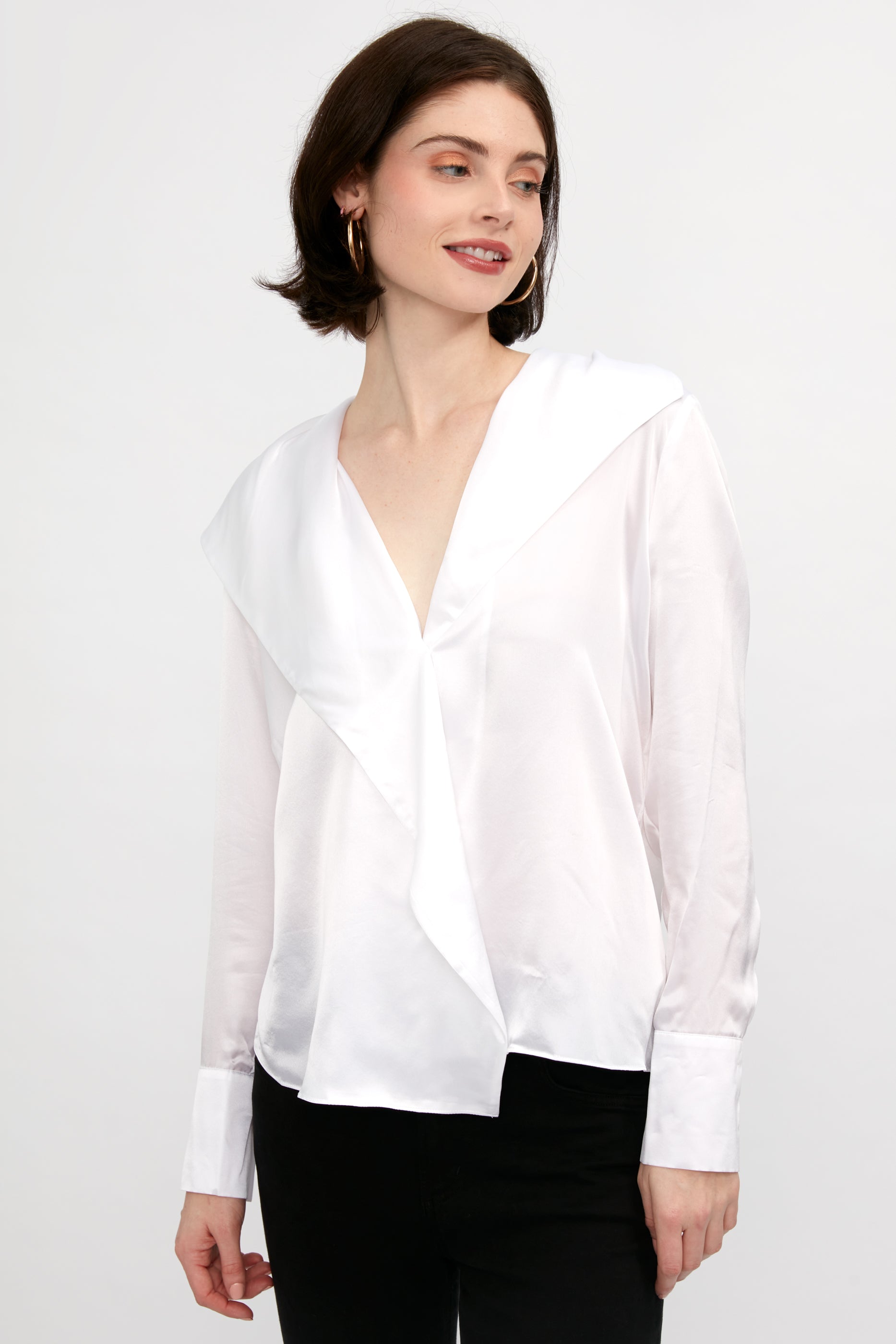 L_AGENCEJaslynnSilkOpenCollarB
