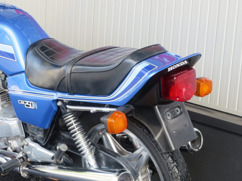 ホンダ/CB250N – シイナモータース