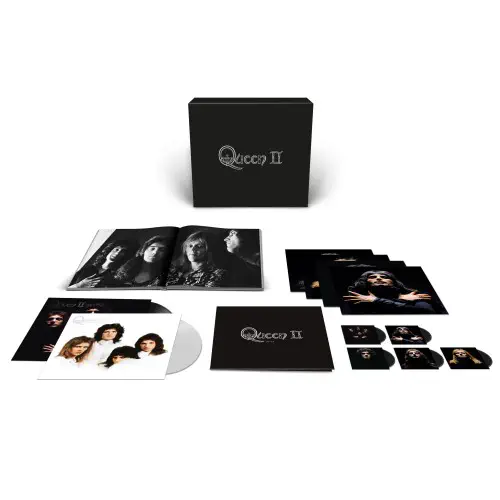 クイーンの74年作品が最新ミックスを収録した新装盤SHM-CD、2CD