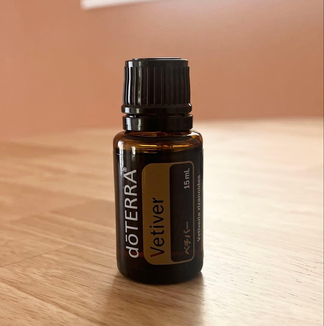 dōTERRA ベチバー 15ml Amazon.com: doTERRA Vetiver essential Oil 15 ml : Health & Household