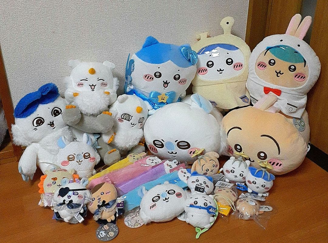 【ちいかわ】ぬいぐるみ　まとめ　ボールペン　がまぐち　マスコット 在庫処分》 ちいかわ ふわふわマスコット ボールペン 0.7mm 黒
