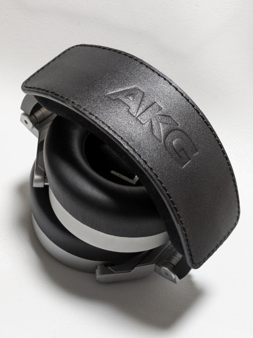 AKG K267 TIESTO 密閉型ヘッドホン(有線)、動作確認済 - メルカリ