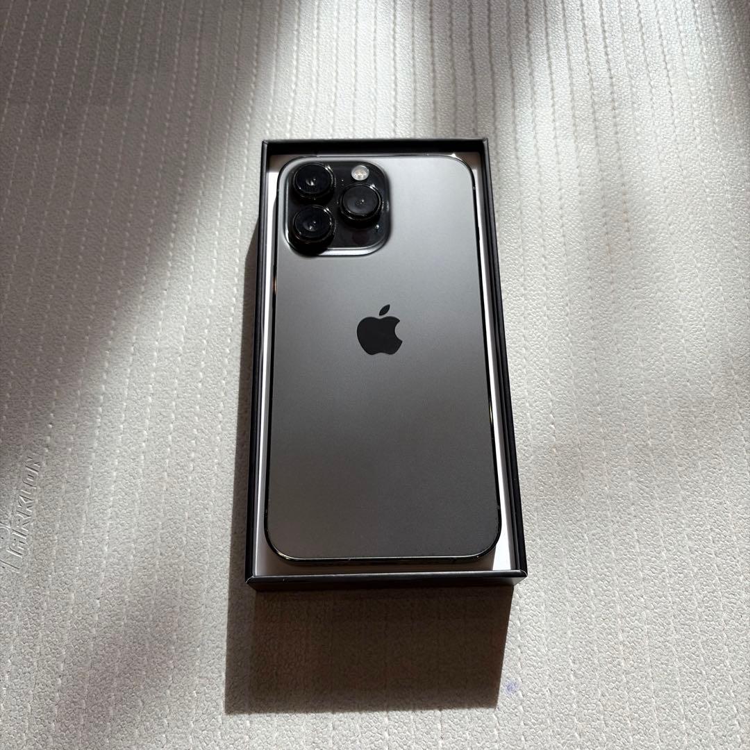 iPhone 13 Pro 256GBグラファイト ケース付きバッテリー90% Amazon | 【整備済み品】 Apple iPhone 13 Pro 256GB グラファイト SIM