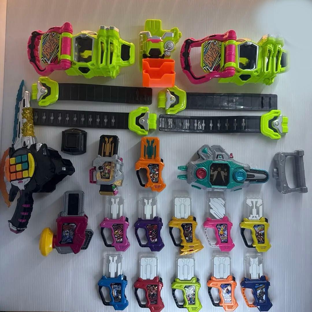 仮面ライダーエグゼイド　DXゲーマドライバー　& ガシャット　セット　♫ 変身ベルト DXゲーマドライバー｜仮面ライダーおもちゃウェブ