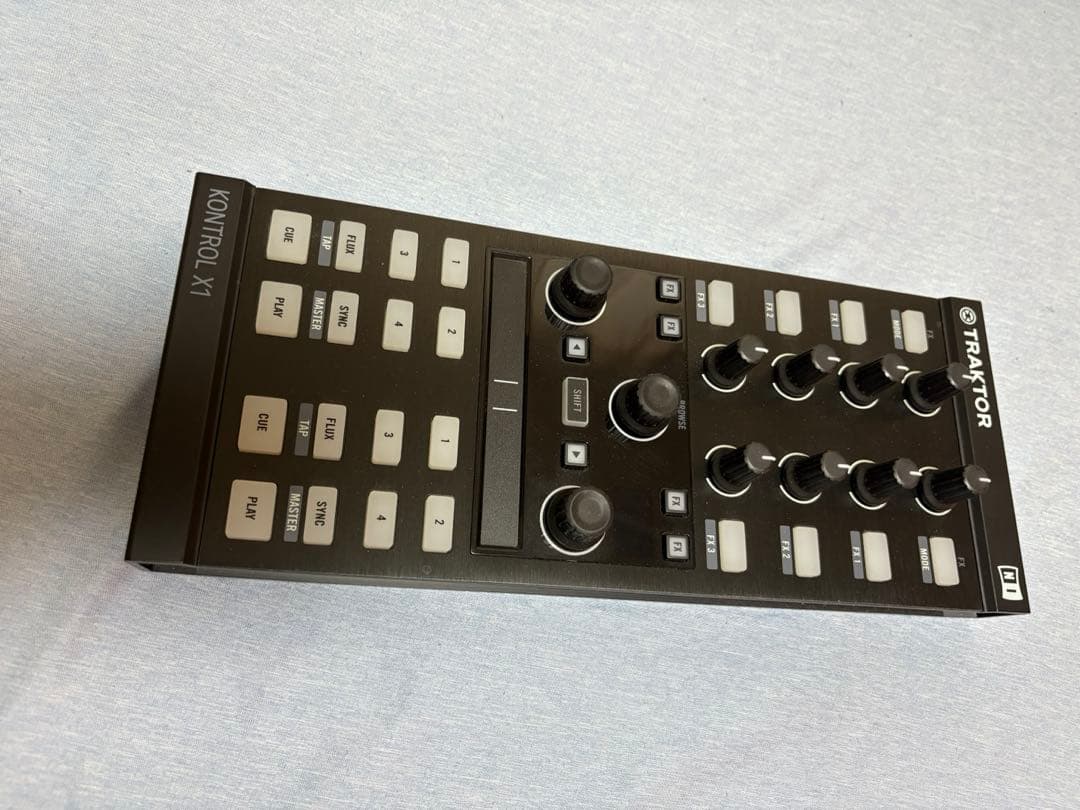 DJ機材 TRAKTOR KONTROL X1 MK2 Native Instruments TRAKTOR KONTROL X1 MK2 DJ Controller | Guitar