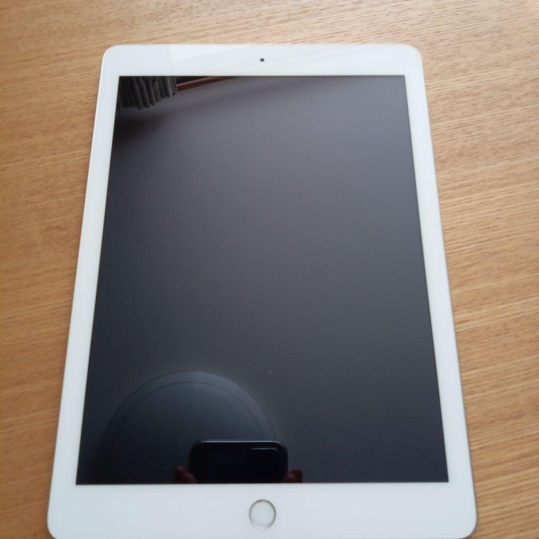 Apple iPad 第五世代シルバー 本体 iPad Apple 第5世代 iPad5 32GB Wi-Fi シルバー A1822 9.7インチ Wi-Fi