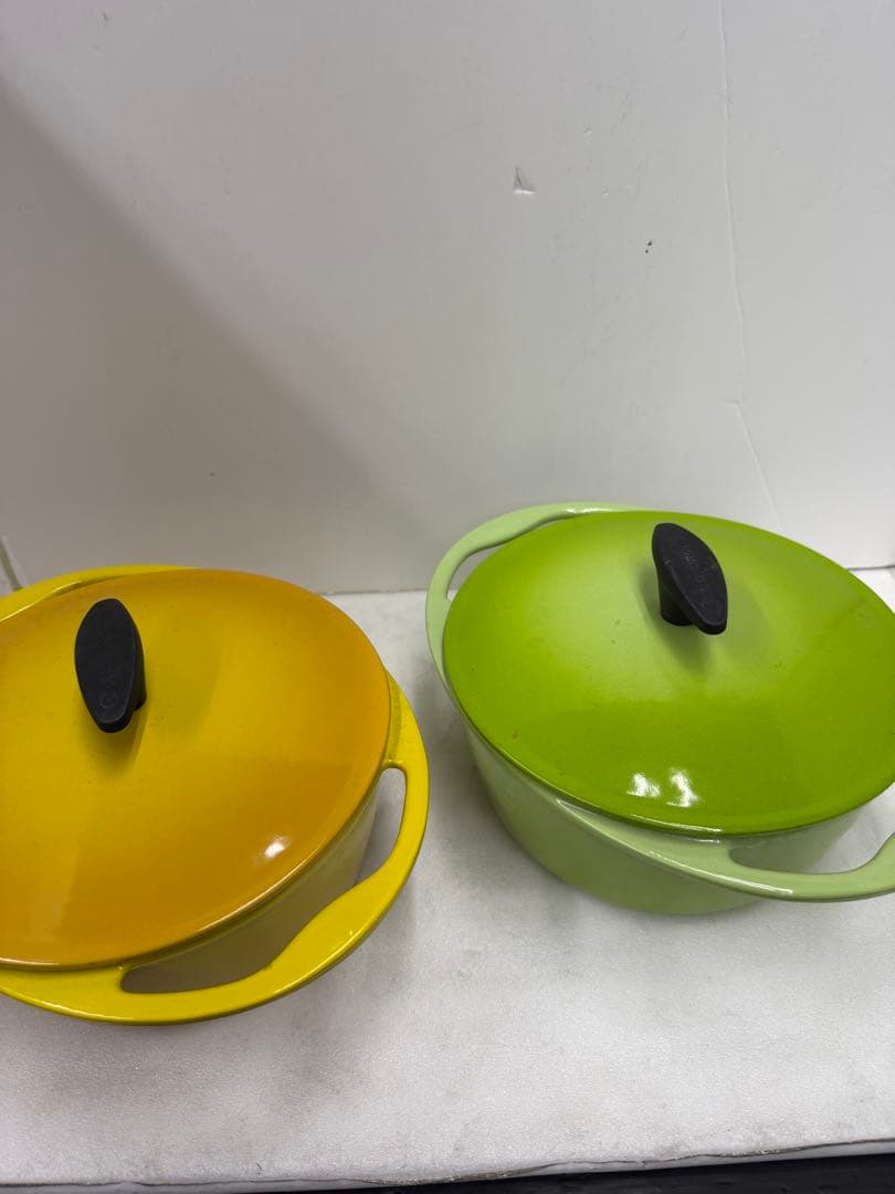 美品　ルクルーゼ　20cmイエローとグリーンの両手鍋セット Le Creuset(ル・クルーゼ) IH対応両手鍋 20cm 並行輸入品 無水調理