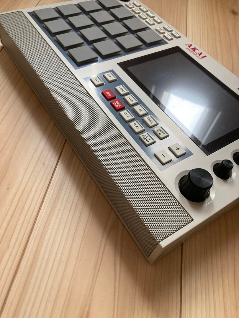 akai mpc live2 retro SSD 1TB 付属 - メルカリ