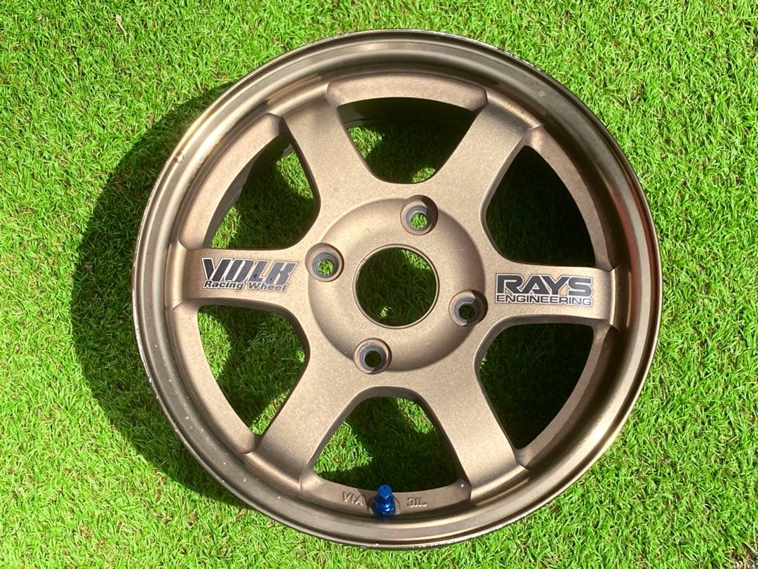 AZ-1のフロントで使用 RAYS TE37 14インチ6J114.3ホイール ブラッシュド+キャンディーブルーカスタムの14インチTE37をマツダAZ-1